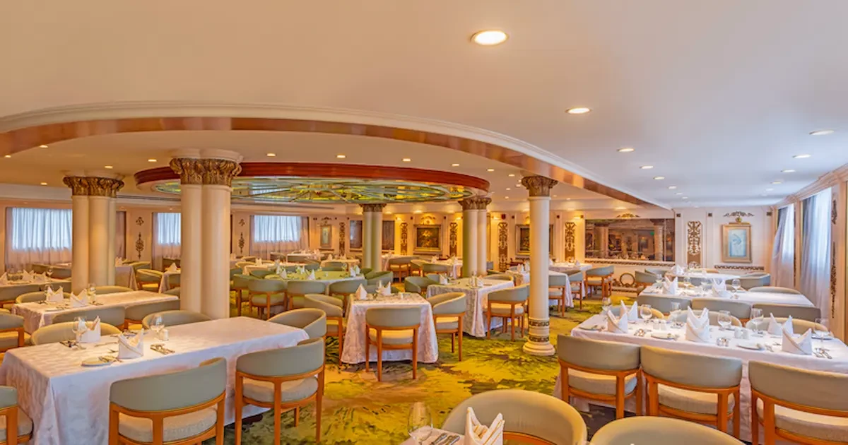Gourmet dining on Sonesta St George