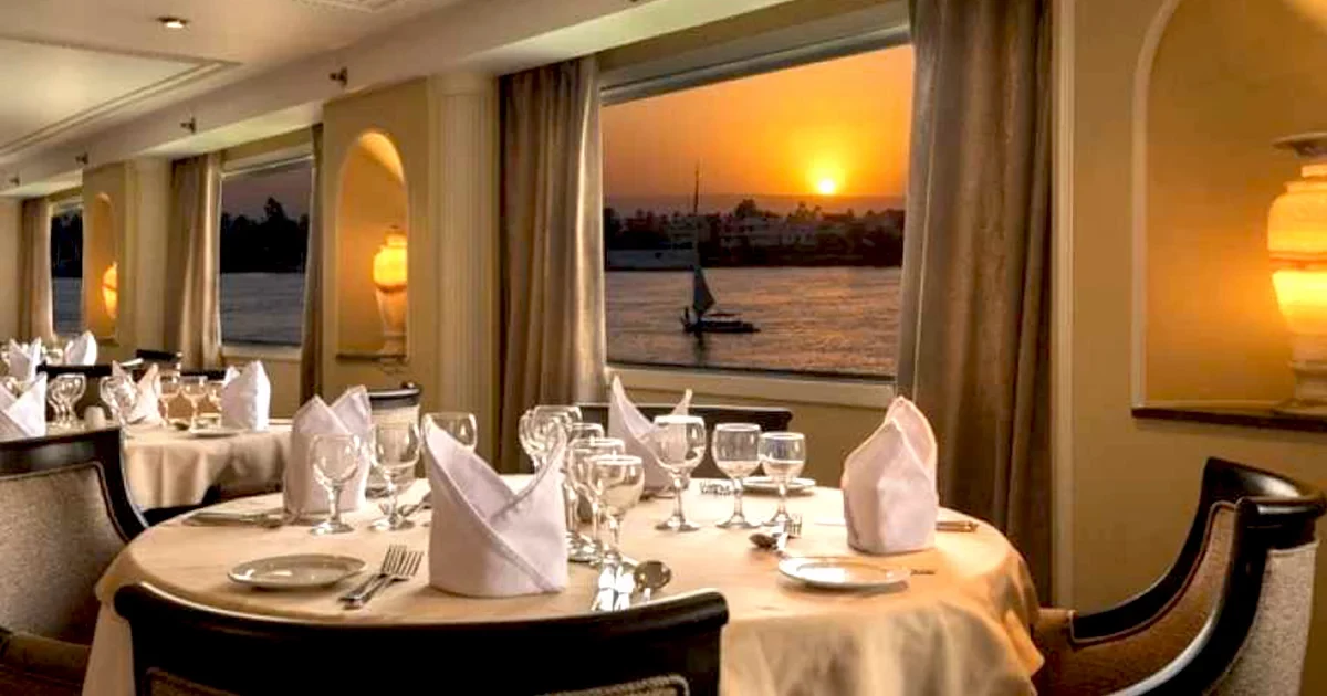 Steigenberger Regency restaurant onboard
