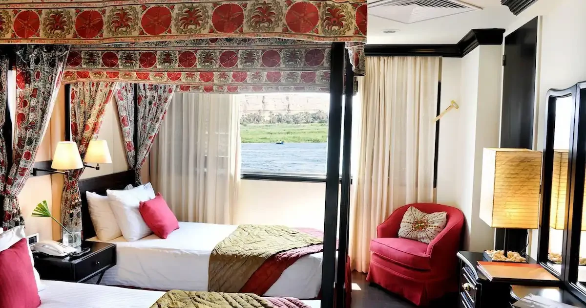 Sanctuary Sun Boat III Dining Room