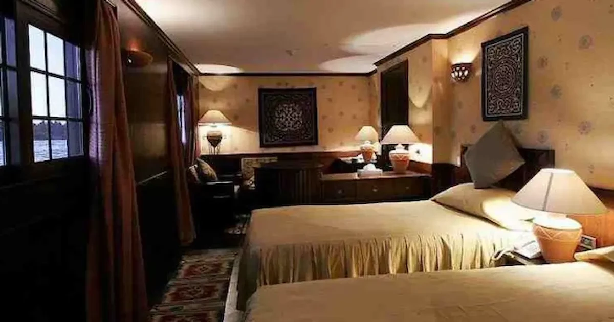 Jasmine Dahabiya luxury cabin