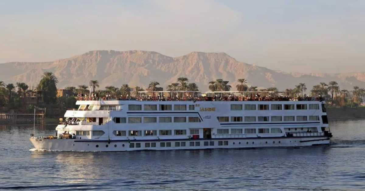 LA Sarah Nile Cruise sundeck and pool