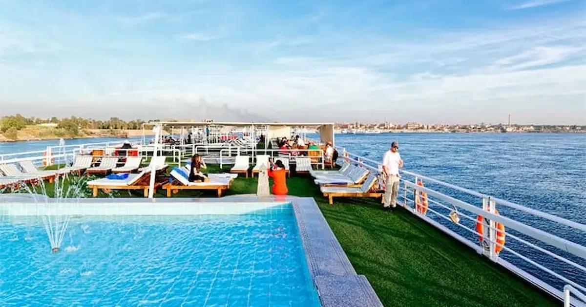 MS Nile Style pool deck
