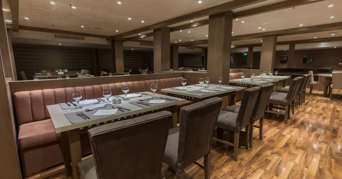 Semiramis III Nile Cruise restaurant