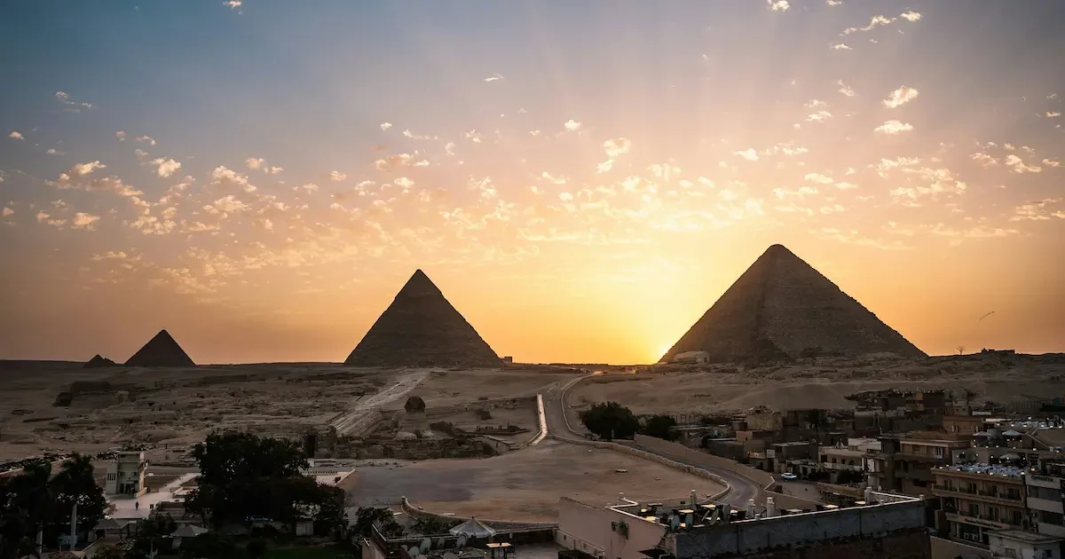 Affordable Egypt vacation at Giza Pyramids