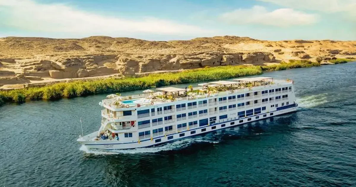 Family exploring Luxor and Aswan temples