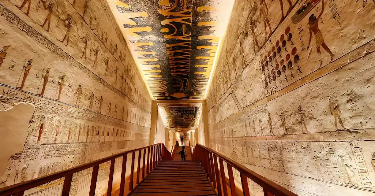 Group travelers in the Valley of the Kings