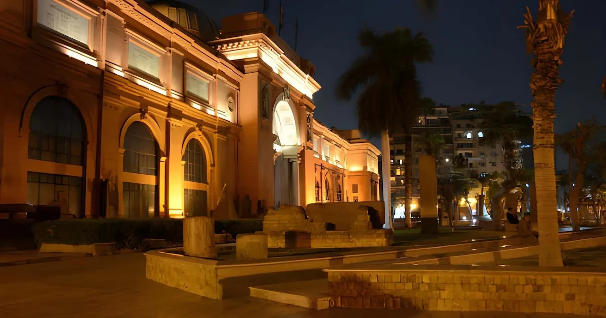 Group tour inside the Egyptian Museum Cairo