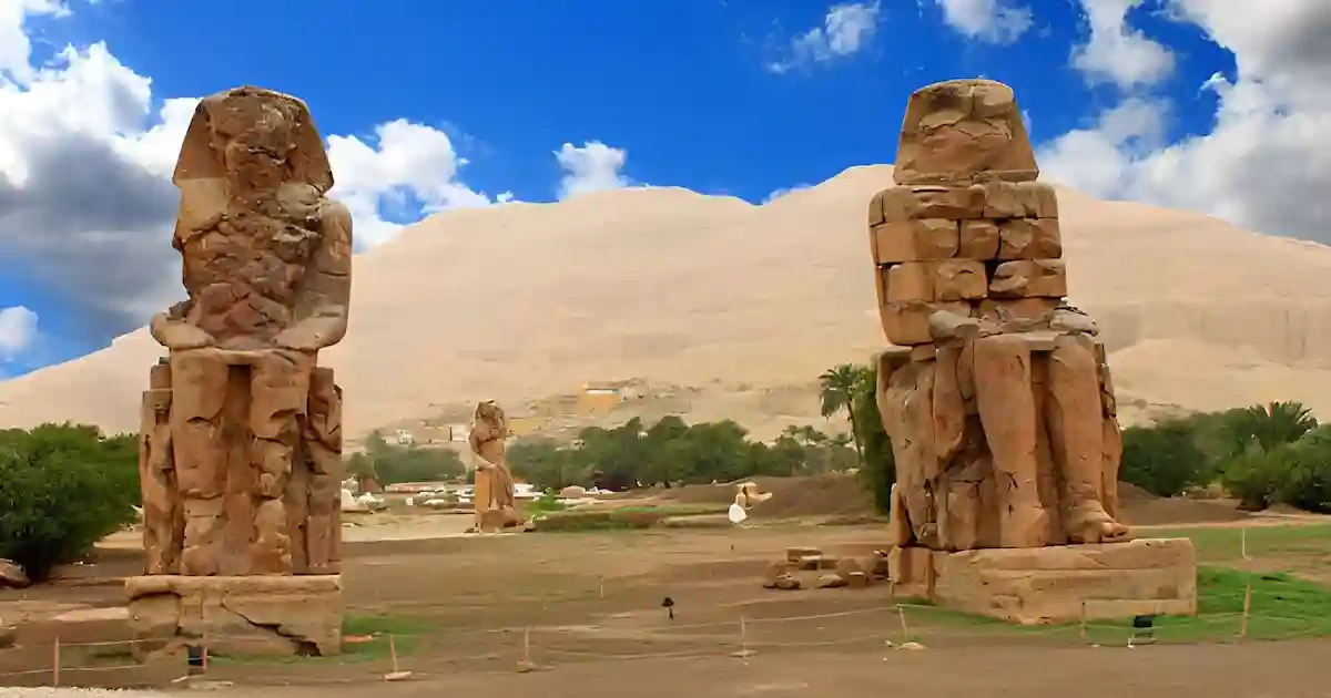 Colossi of Memnon statues Luxor day trip from Sharm El Sheikh