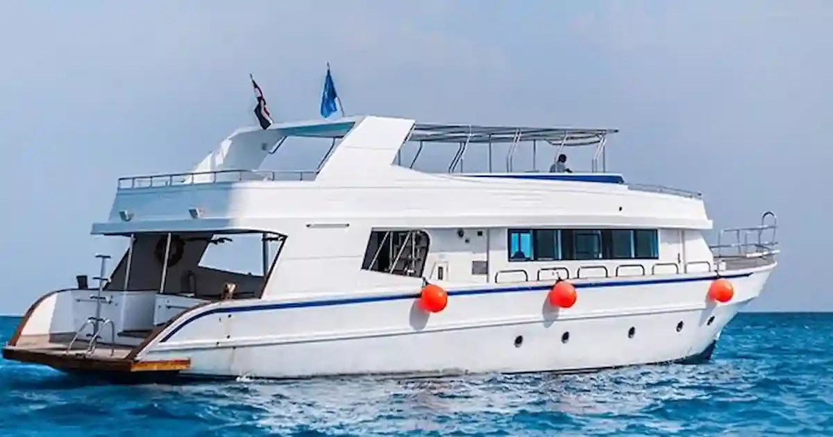 orange bay boat trip sailing in Red Sea