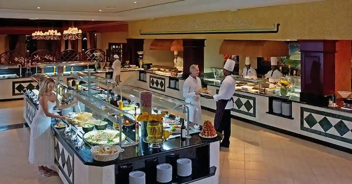 buffet lunch Neverland Hurghada day use
