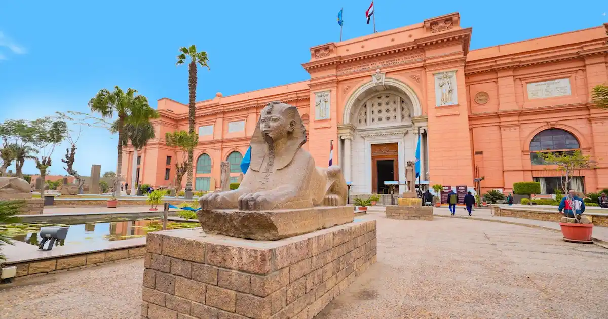 Full Day Tour to Giza Pyramids and Egyptian Museum