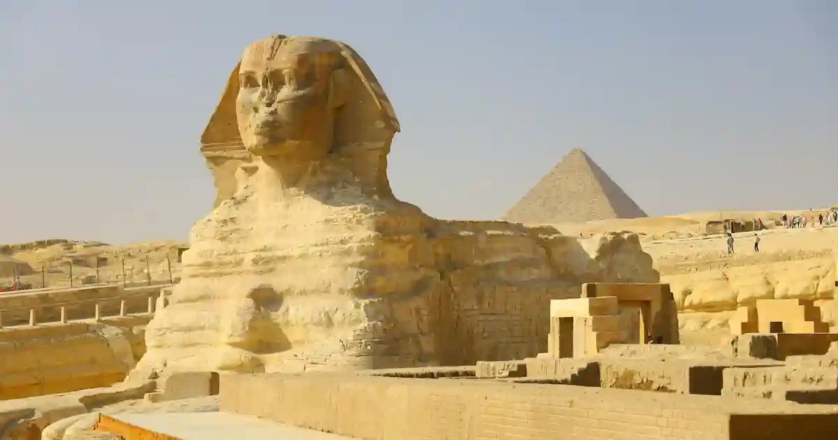 giza-pyramids-sphinx.jpggg 5-day Cairo tour with a one-day Luxor excursion by flight to explore the Valley of the Kings and Karnak Temple