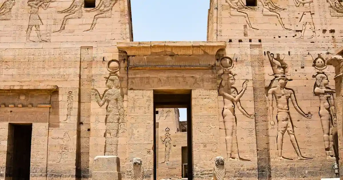 Cairo, Luxor, Aswan and Nile Cruise tour exploring ancient temples and the Pyramids of Egypt in 11 days