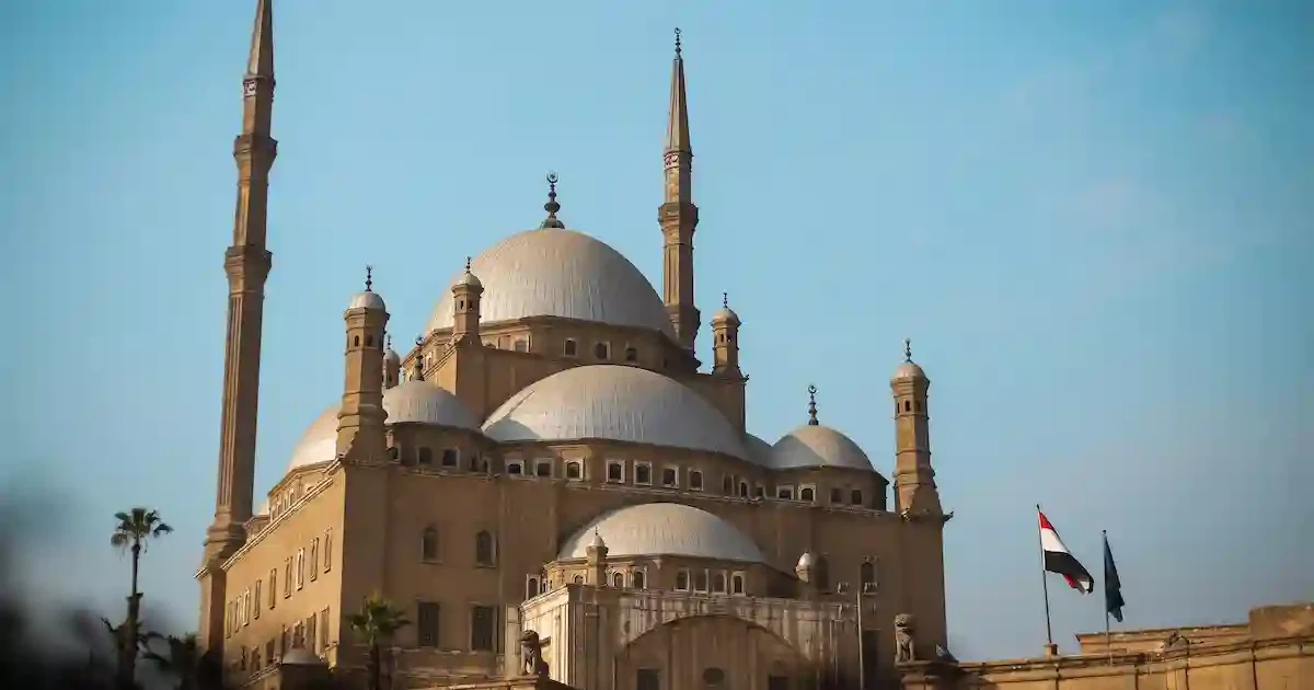 9-day Cairo, Nile Cruise and Sleeper Train tour exploring the Pyramids of Giza, Luxor temples, and the Nile between Luxor and Aswan