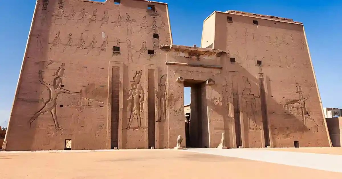5-day Egypt tour with Cairo, long Nile Cruise from Luxor to Luxor, and Hurghada Red Sea holiday