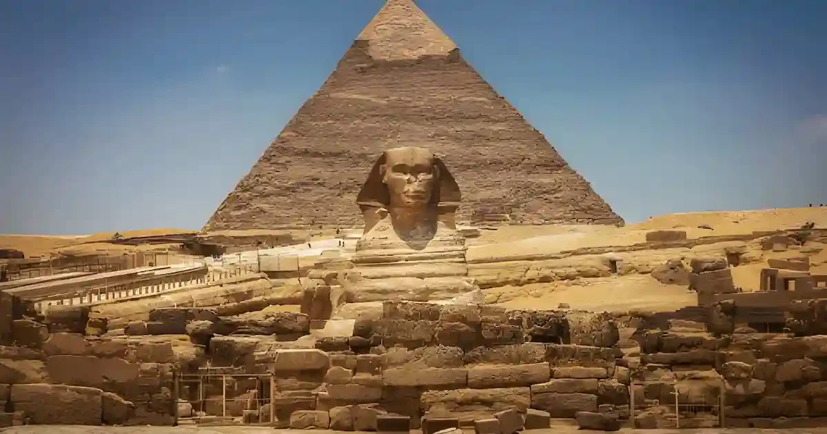 6-day Egypt tour to Cairo, Bahariya Oasis, and the White Desert with desert safari and unique rock formations