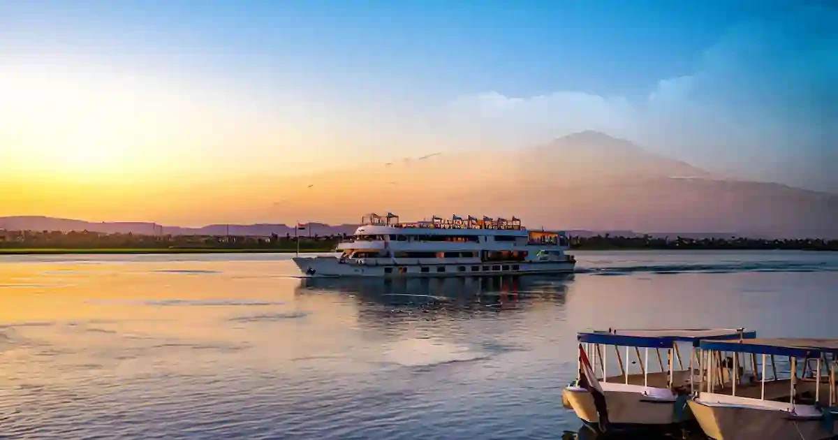 Nile cruise 8-day Egypt tour with Cairo, Nile Cruise, and sleeper train travel between Cairo, Luxor, and Aswan