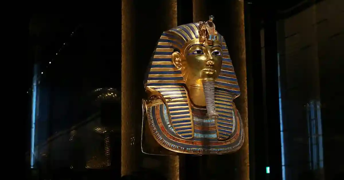 4-day Cairo short break tour exploring the Pyramids of Giza, the Egyptian Museum, and historic Cairo