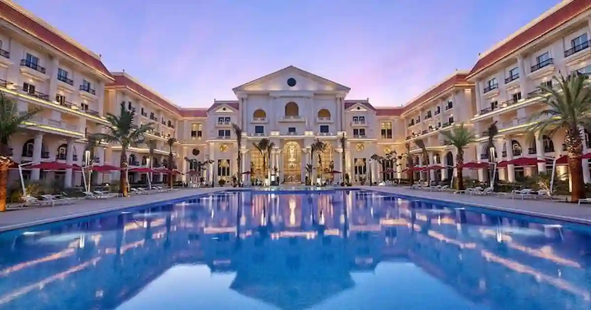 Five-star Cairo hotel included in luxury Egypt tour