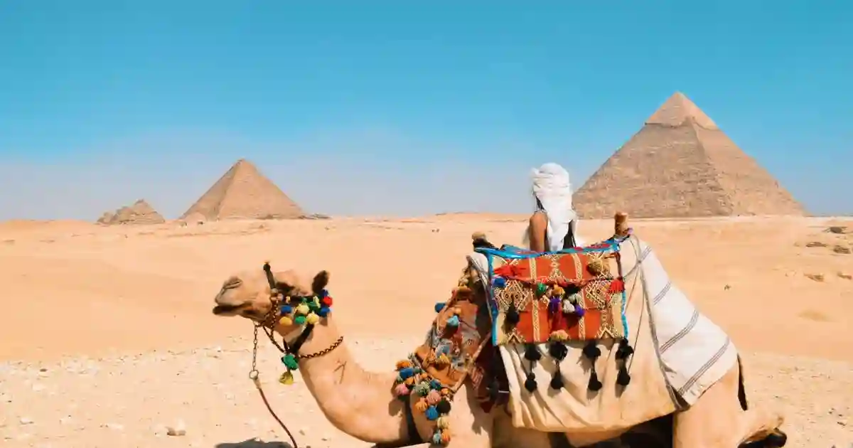 Great Pyramids featured in a 5 Days in Egypt Itinerary