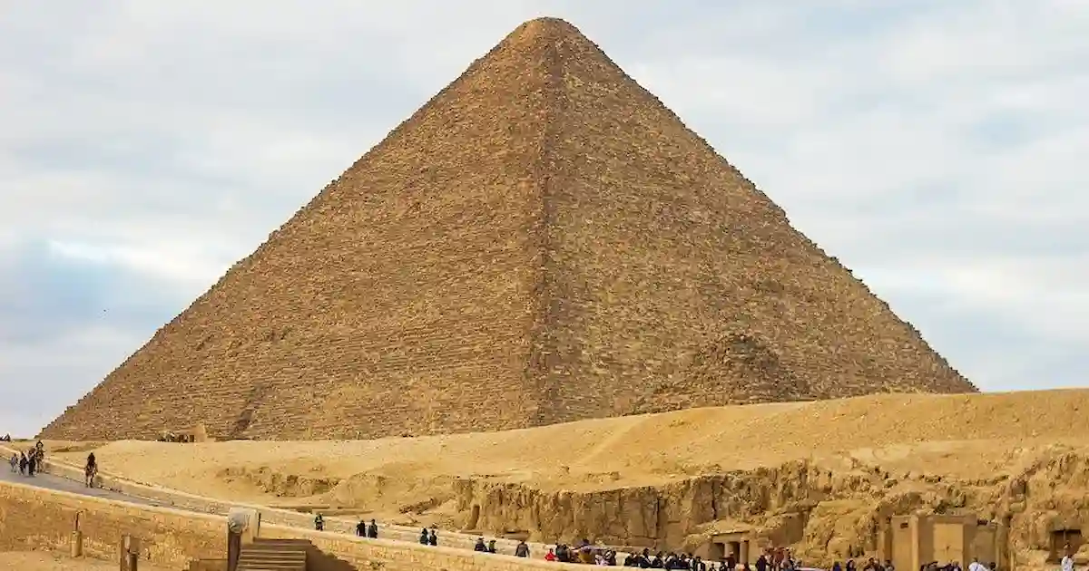 Great Pyramid of Khufu during Giza Pyramids tour from Cairo