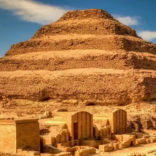 Full Day Tour to Giza Pyramids Memphis and Sakkara