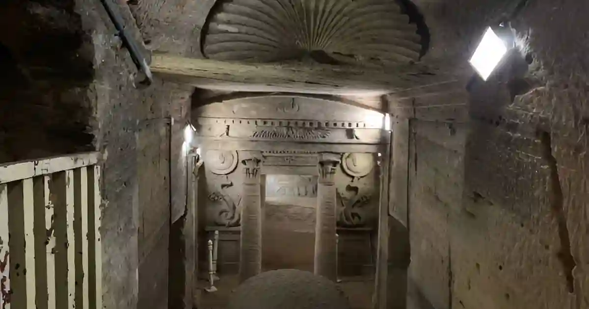 alexandria catacombs hall carvings