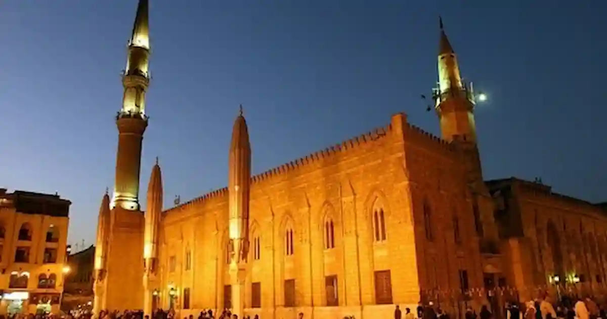 al hussein mosque cairo exterior.