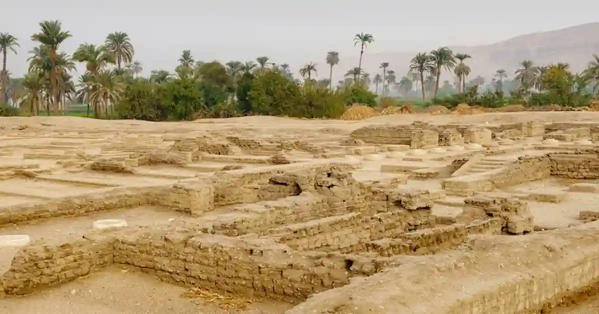 tel el amarna egypt ruins..