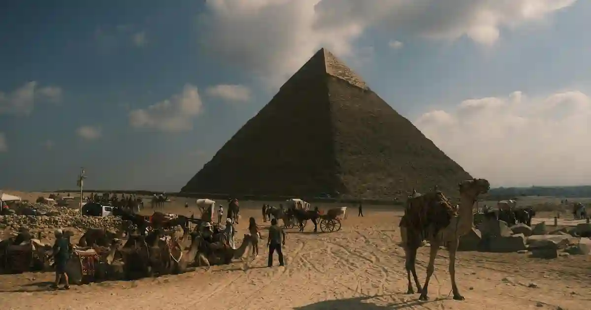 egypt april weather pyramids.jpg