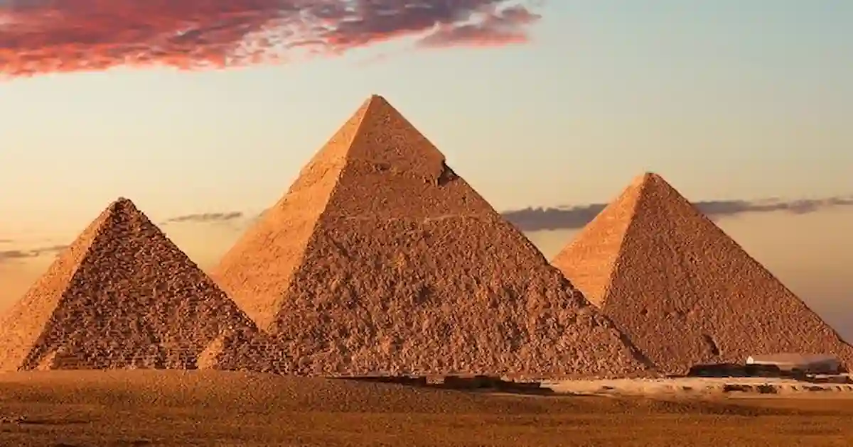 egypt weather guide pyramids april.jpg